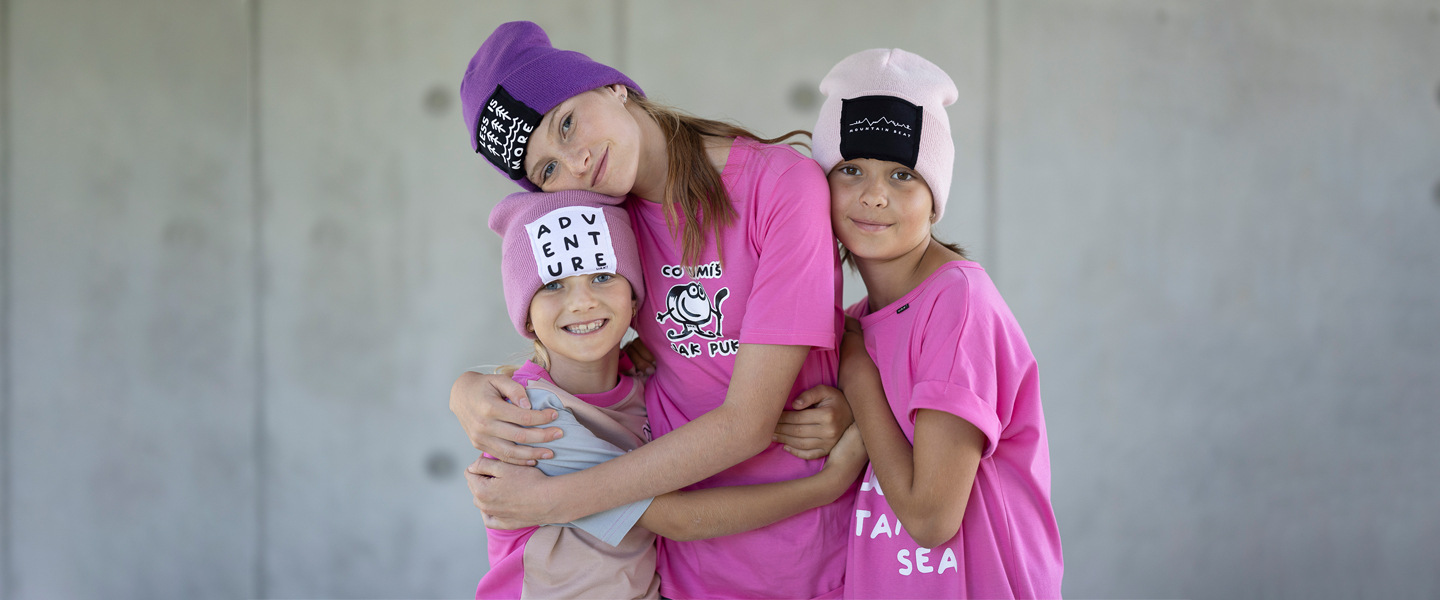 Pletená čepice KNITTED UAX 2025